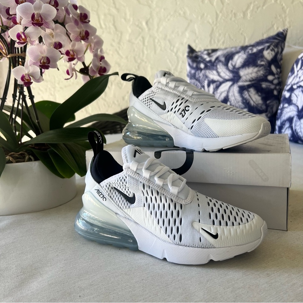 NIKE WOMENS AIR MAX 270